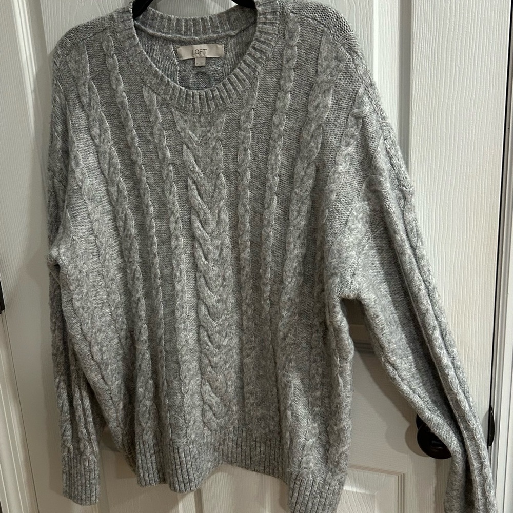 💕LAST CHANCE GOING TO CONSIGNMENT NEXT WEEK. Loft Gray Cable Knit Sweater.